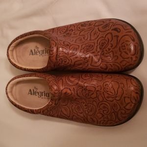 Alegria by PG Life Clogs 10
